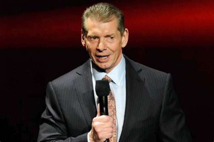 Did Vince McMahon tear both his quads in 2005?