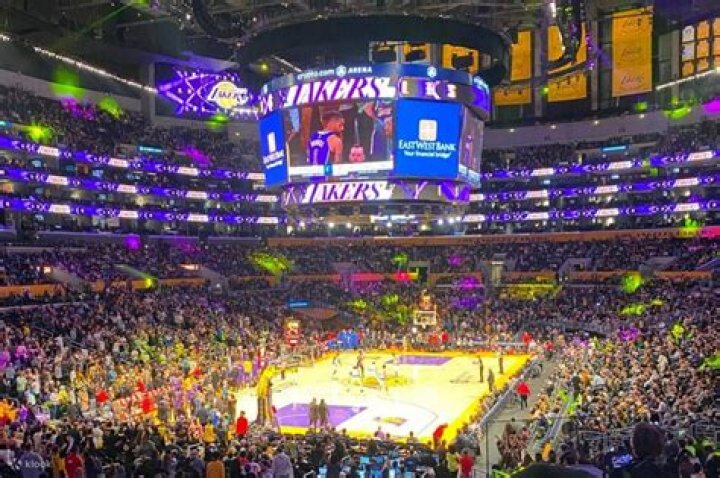 How much is a floor seat at a Lakers game?