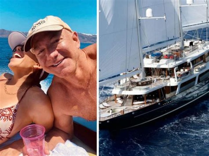 How much is Jeff Bezos yacht?