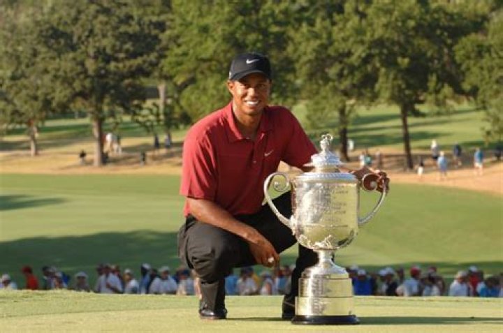 What is Tiger Woods lowest round?